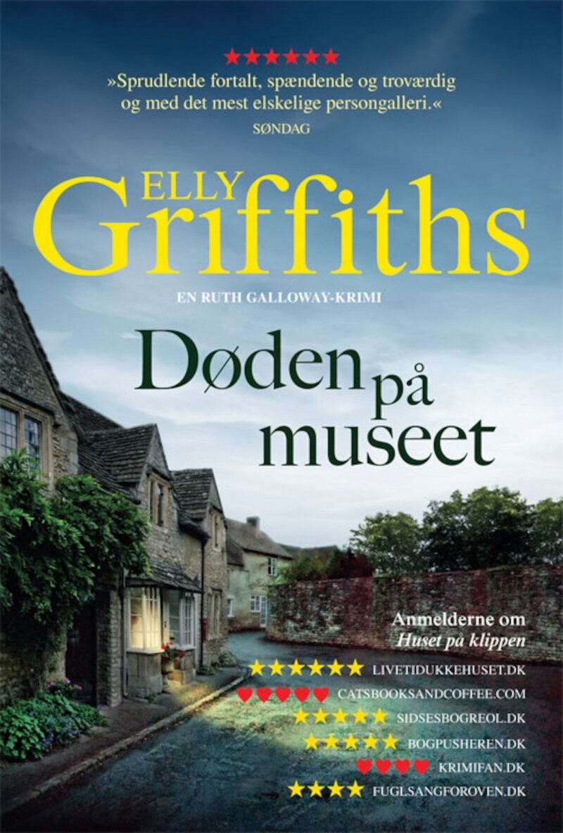 Døden På Museet - Ruth Galloway Serien Nr. 4 - Elly Griffiths - Bog - Gads Forlag
